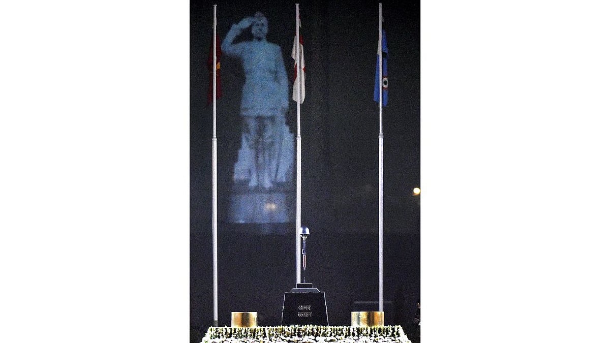 PM Modi unveils Netaji hologram statue at India Gate; See Pics